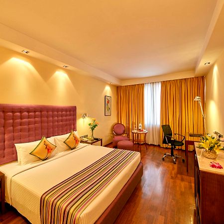 Royal Orchid Central Bangalore, Mg Road Buitenkant foto
