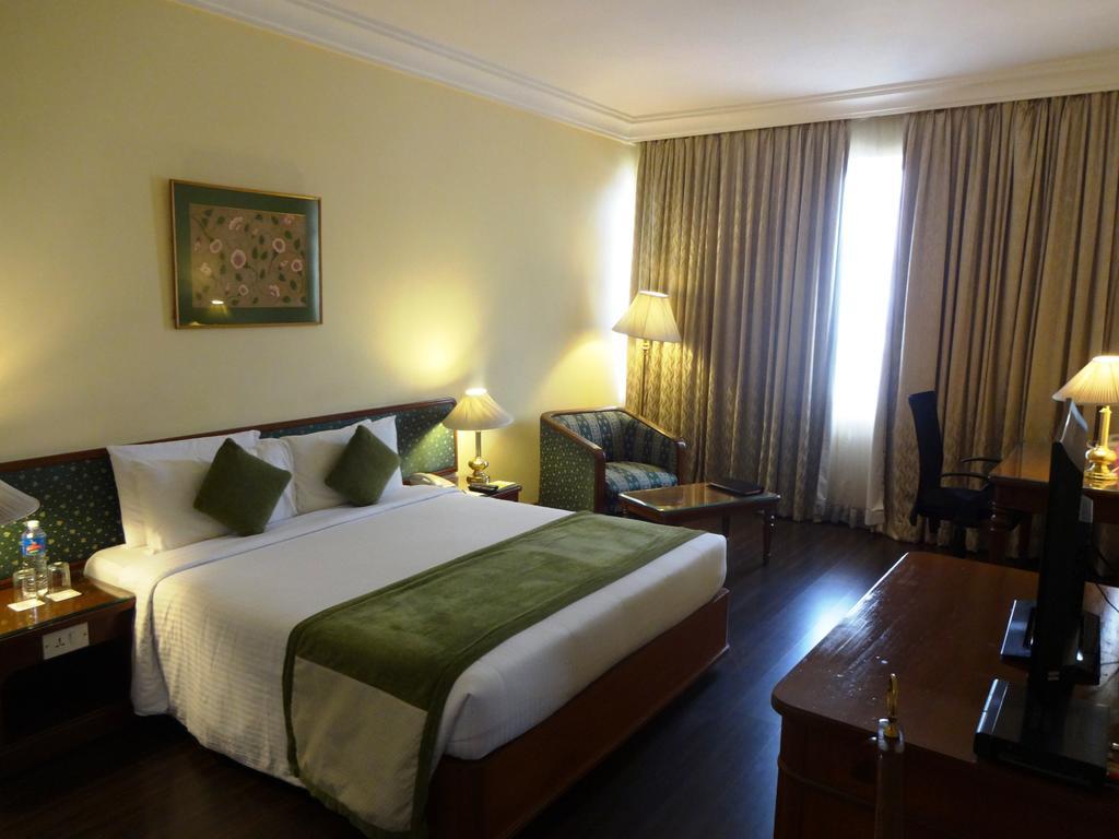 Royal Orchid Central Bangalore, Mg Road Kamer foto