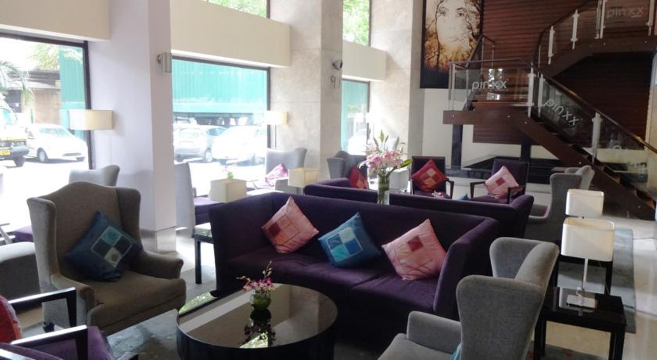 Royal Orchid Central Bangalore, Mg Road Buitenkant foto