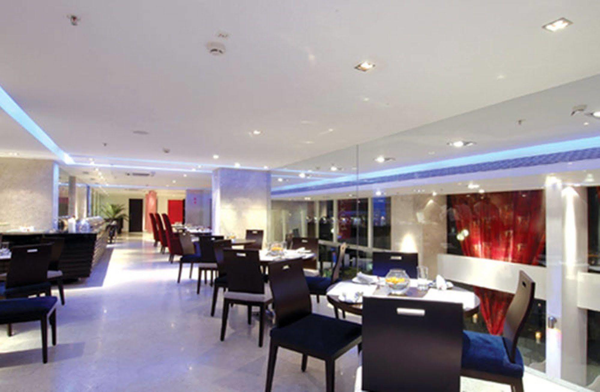 Royal Orchid Central Bangalore, Mg Road Buitenkant foto